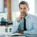 Social media manager scheduling brand posts